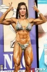 Dvigubas bicepsas iš priekio